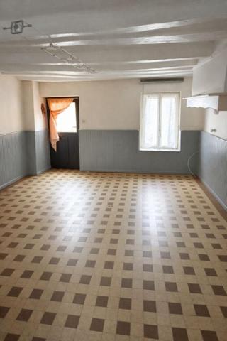 maison de village 3 piéces de 58 m2 et jardin 890 m2