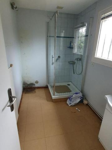 maison de village 3 piéces de 58 m2 et jardin 890 m2