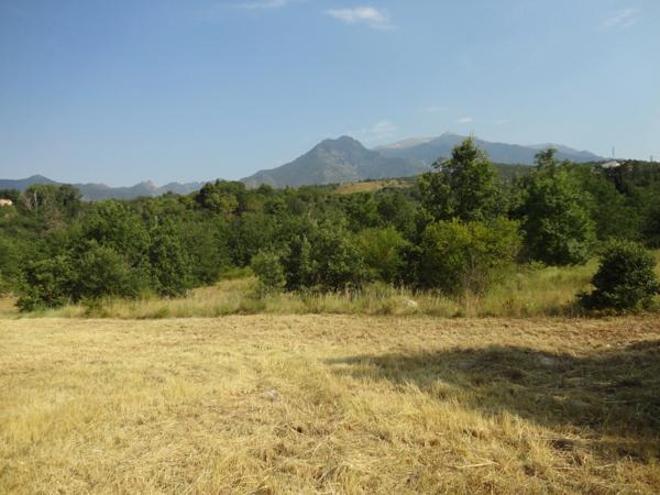 Dpt Pyrénées Orientales (66), à vendre PRADES Terrain constructible 269 m², 3 faces, libre constructeur