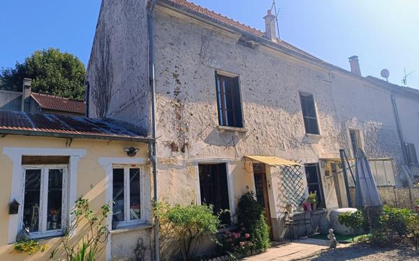 Maison à vendre    4 pièces •  Montreuil-aux-Lions