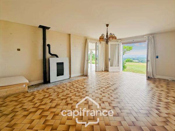 Maison familiale 6 chambres, terrain 3500 m², vue panoramique sur les hauteurs