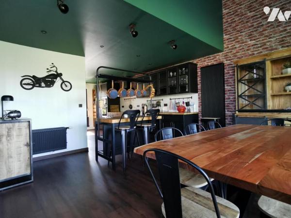 Ancienne grange entièrement rénovée - 192 m² 4ch