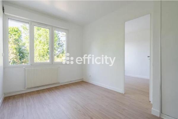 Maison
         6 pièces
        - 184 m² Exclusivité 420 000 € *