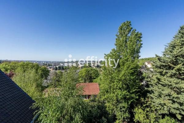 Maison
         6 pièces
        - 184 m² Exclusivité 420 000 € *