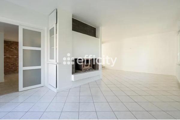 Maison
         6 pièces
        - 184 m² Exclusivité 420 000 € *