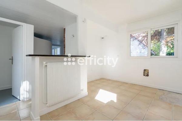 Maison
         6 pièces
        - 184 m² Exclusivité 420 000 € *
