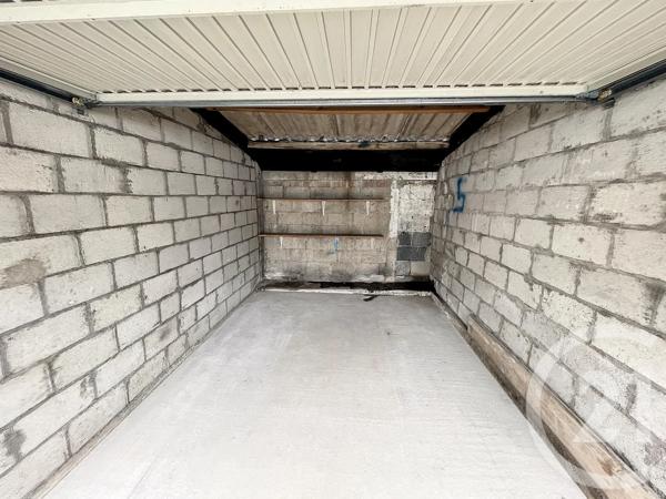 Parking à vendre  37 m 2   BREST  - 29