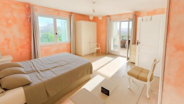 Superbe villa lumineuse à 200 m du centre-ville