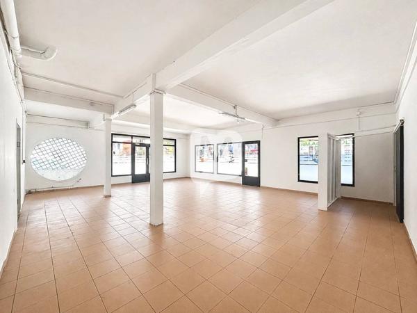 DPT GUYANE, à louer CAYENNE local commerciale de 157 m² au rez-de-chaussée