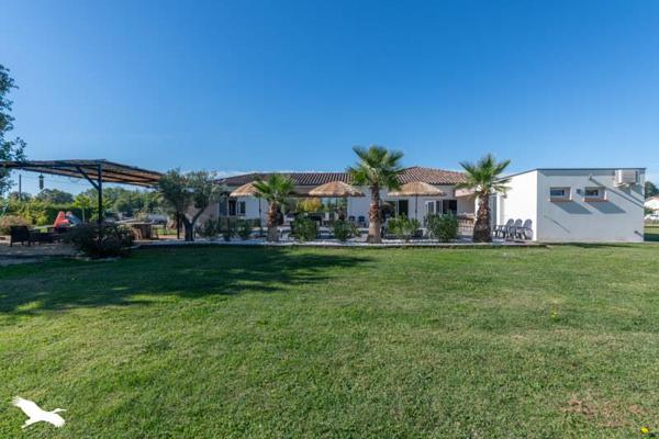 Maison à vendre |  Labastide-Saint-Pierre |  6 pièces | 238 m²