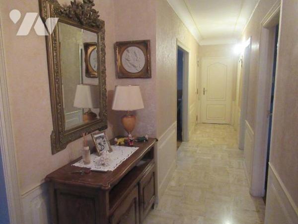 Maison familiale sur sous-sol total secteur  Pont Sainte Marie dans quartier résidentiel, A déc...