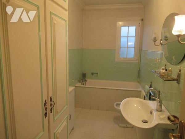 Maison familiale sur sous-sol total secteur  Pont Sainte Marie dans quartier résidentiel, A déc...