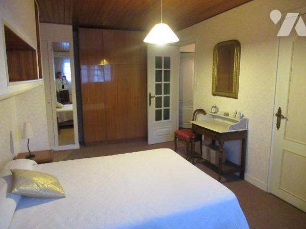 Maison familiale sur sous-sol total secteur  Pont Sainte Marie dans quartier résidentiel, A déc...