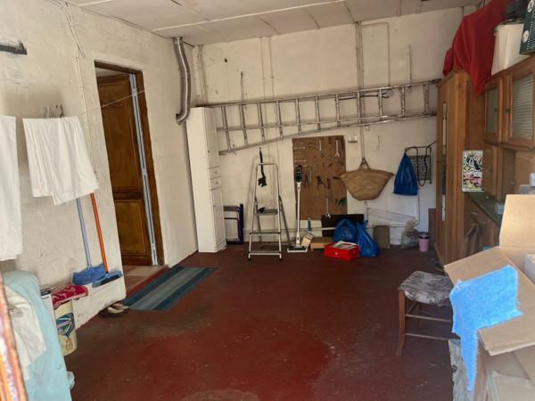 Charmante maison de plain-pied des années 20 à rafraîchir, 2 chambres et jardin clos, Quartier St Romain Haut-Cenon (33)