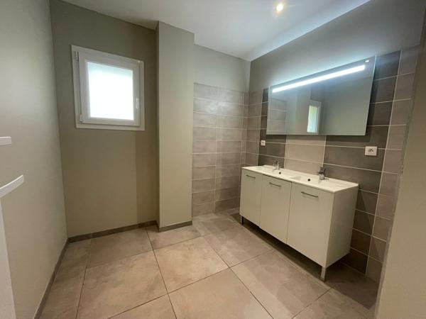 Maison T4 dans un corps de ferme avec jardin et remise Sainte-Eulalie (11170)