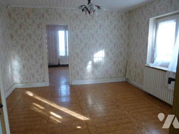 A Cosne-Cours-sur-Loire dans la Nièvre (58), maison de ville à rénover