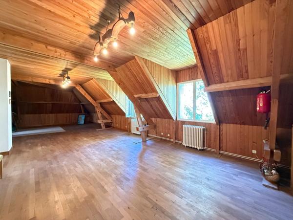 Dept de la Vienne (86) A vendre Maison contemporaine type 10 de 317.05 m2