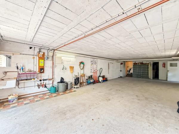 Dept de la Vienne (86) A vendre Maison contemporaine type 10 de 317.05 m2