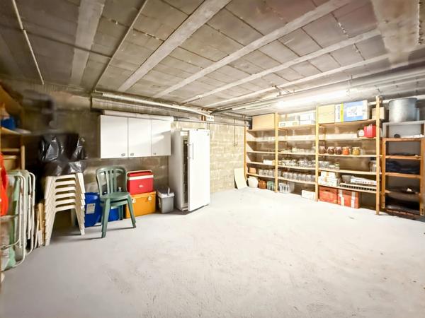 Dept de la Vienne (86) A vendre Maison contemporaine type 10 de 317.05 m2