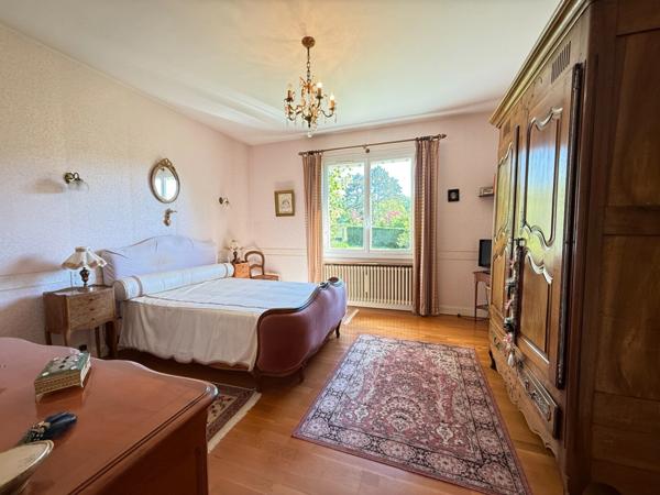 Dept de la Vienne (86) A vendre Maison contemporaine type 10 de 317.05 m2