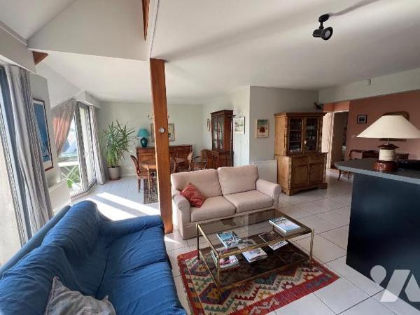 A VENDRE - PORNICHET - EMPLACEMENT IDEAL : PROCHE MARCHE - APPARTEMENT DUPLEX T4 
Dans un envi...