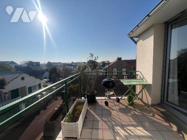 A VENDRE - PORNICHET - EMPLACEMENT IDEAL : PROCHE MARCHE - APPARTEMENT DUPLEX T4 
Dans un envi...