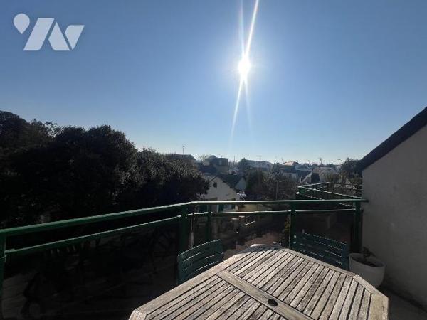 A VENDRE - PORNICHET - EMPLACEMENT IDEAL : PROCHE MARCHE - APPARTEMENT DUPLEX T4 
Dans un envi...