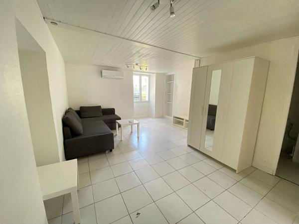 À LOUER - STUDIO MEUBLÉ - MENNECY