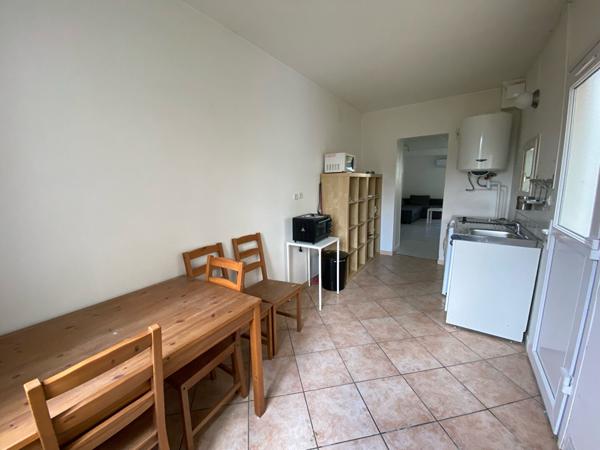 À LOUER - STUDIO MEUBLÉ - MENNECY