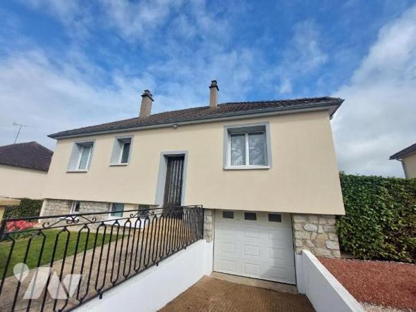 A VENDRE - PAVILLON - COSSE LE VIVIEN 