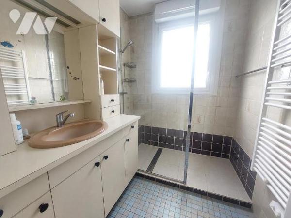 A VENDRE - PAVILLON - COSSE LE VIVIEN 