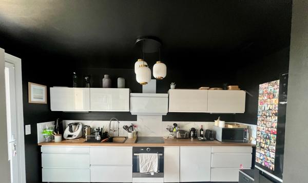 Maison Puyricard - 4  PIECES100 m2- CALME - PISCINE terrasse dépendance.