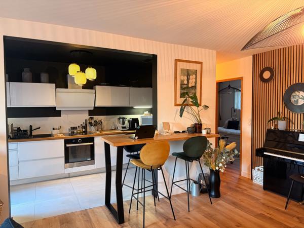 Maison Puyricard - 4  PIECES100 m2- CALME - PISCINE terrasse dépendance.