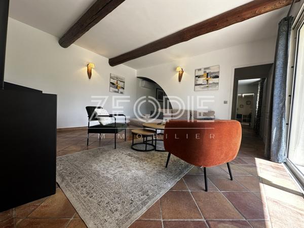 Orange (84100) Mas ancien rénové sur Orange Sud, 310m² habitables + dépendances, 5 chambres, terrain de 2000m² et piscine 9 x