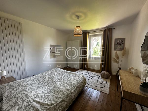 Orange (84100) Mas ancien rénové sur Orange Sud, 310m² habitables + dépendances, 5 chambres, terrain de 2000m² et piscine 9 x