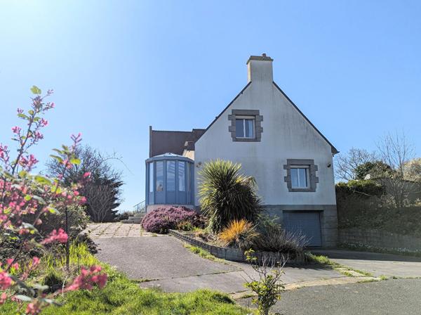 Maison Tredrez Locquemeau 7 pièce(s) 143 m2