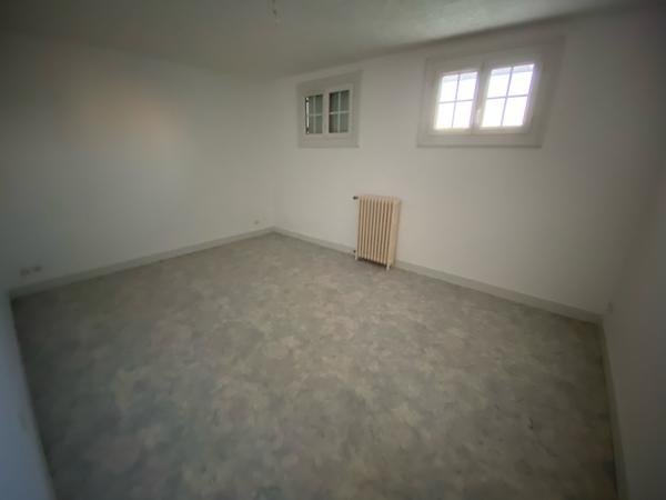 SPACIEUX PAVILLON de 6 CHAMBRES