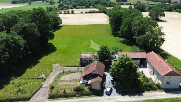 Corps de ferme rénové de 192 m² à vendre nord de Tarbes