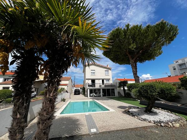 Vente
                Maison162 m² - 6 Pièces -
                    ROYAN (17200)