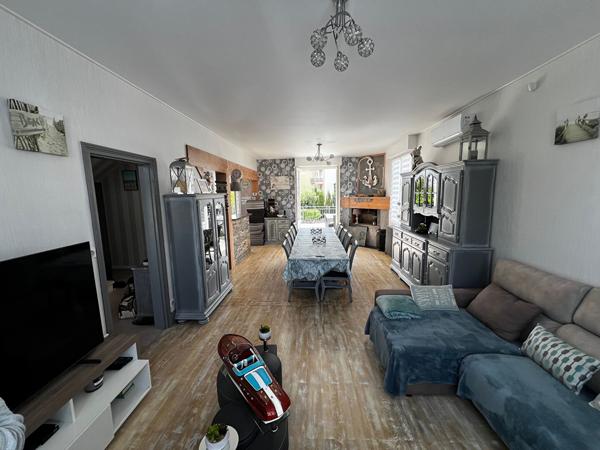 Vente
                Maison162 m² - 6 Pièces -
                    ROYAN (17200)