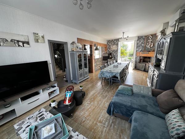 Vente
                Maison162 m² - 6 Pièces -
                    ROYAN (17200)