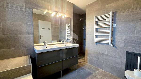 COTEAUX DE JURANÇON : Demeure de prestige des années 1700, avec vue Pyrénées dans un environnement magnifique