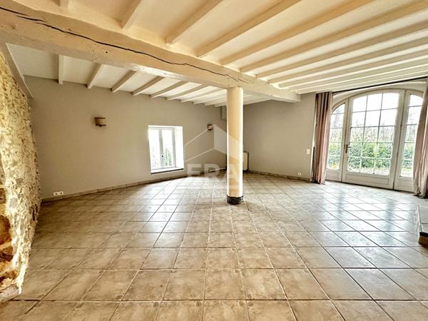 COTEAUX DE JURANÇON : Demeure de prestige des années 1700, avec vue Pyrénées dans un environnement magnifique