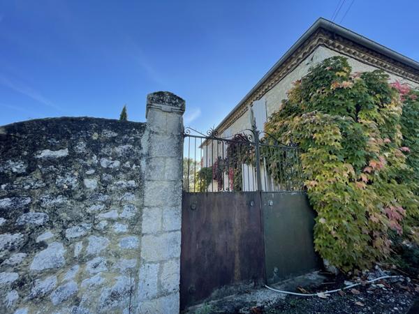 Mauvezin (32120) Maison en pierres de 250m2, T6 avec vue sur les Pyrénées