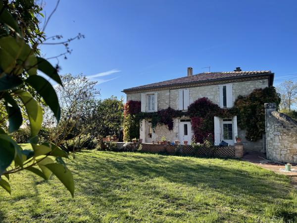 Mauvezin (32120) Maison en pierres de 250m2, T6 avec vue sur les Pyrénées