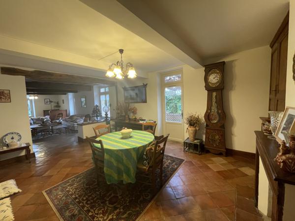 Mauvezin (32120) Maison en pierres de 250m2, T6 avec vue sur les Pyrénées