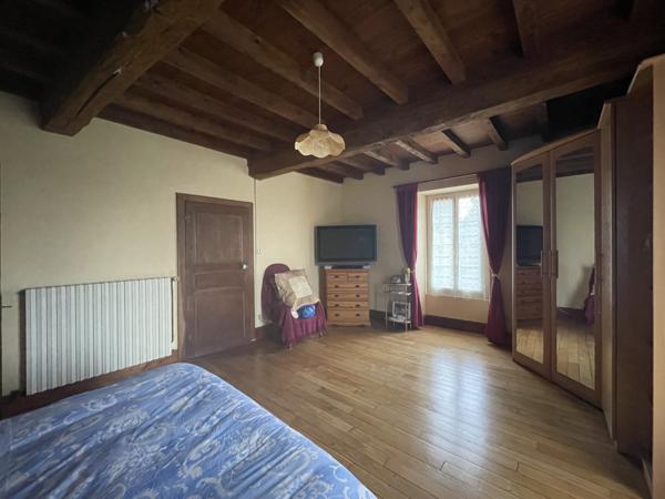 Mauvezin (32120) Maison en pierres de 250m2, T6 avec vue sur les Pyrénées