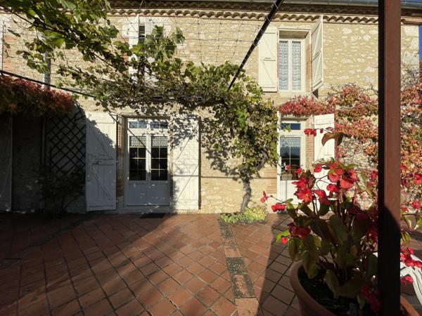 Mauvezin (32120) Maison en pierres de 250m2, T6 avec vue sur les Pyrénées