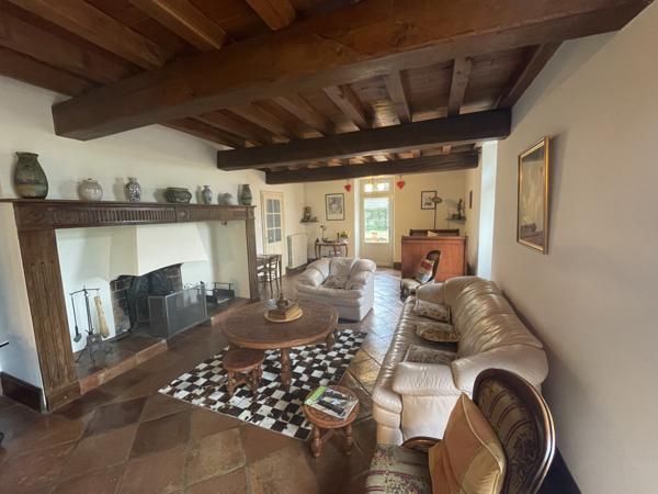 Mauvezin (32120) Maison en pierres de 250m2, T6 avec vue sur les Pyrénées