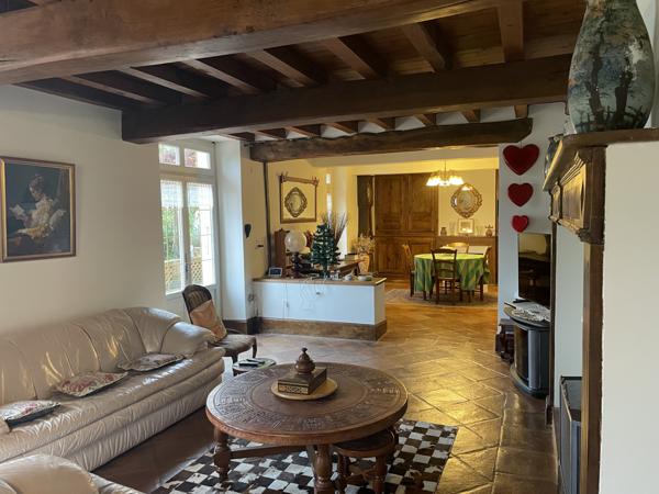 Mauvezin (32120) Maison en pierres de 250m2, T6 avec vue sur les Pyrénées